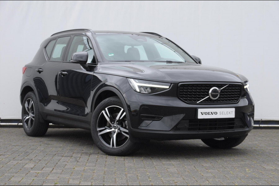 Volvo XC40 B4 211PK Automaat Plus Dark / Adaptieve cruise control / Keyless entry / Elektrische stoelen / Trekhaak / Elektrische achterklep / Stoel en stuurwielverwarming / Harman kardon audio / BLIS /