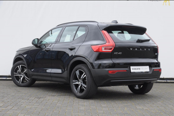 Volvo XC40 B4 211PK Automaat Plus Dark / Adaptieve cruise control / Keyless entry / Elektrische stoelen / Trekhaak / Elektrische achterklep / Stoel en stuurwielverwarming / Harman kardon audio / BLIS /