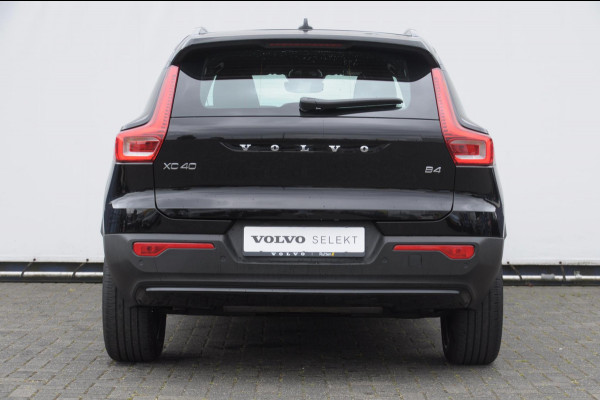 Volvo XC40 B4 211PK Automaat Plus Dark / Adaptieve cruise control / Keyless entry / Elektrische stoelen / Trekhaak / Elektrische achterklep / Stoel en stuurwielverwarming / Harman kardon audio / BLIS /