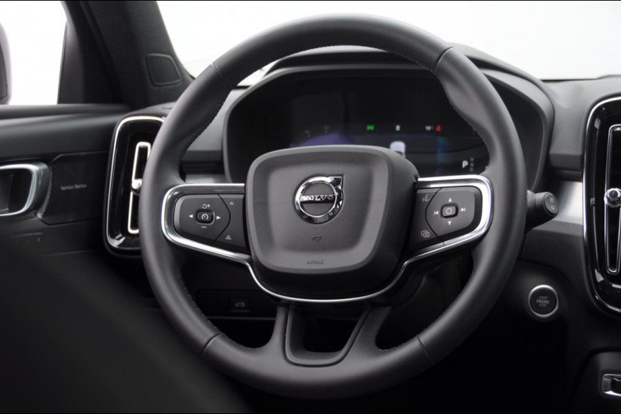 Volvo XC40 B4 211PK Automaat Plus Dark / Adaptieve cruise control / Keyless entry / Elektrische stoelen / Trekhaak / Elektrische achterklep / Stoel en stuurwielverwarming / Harman kardon audio / BLIS /