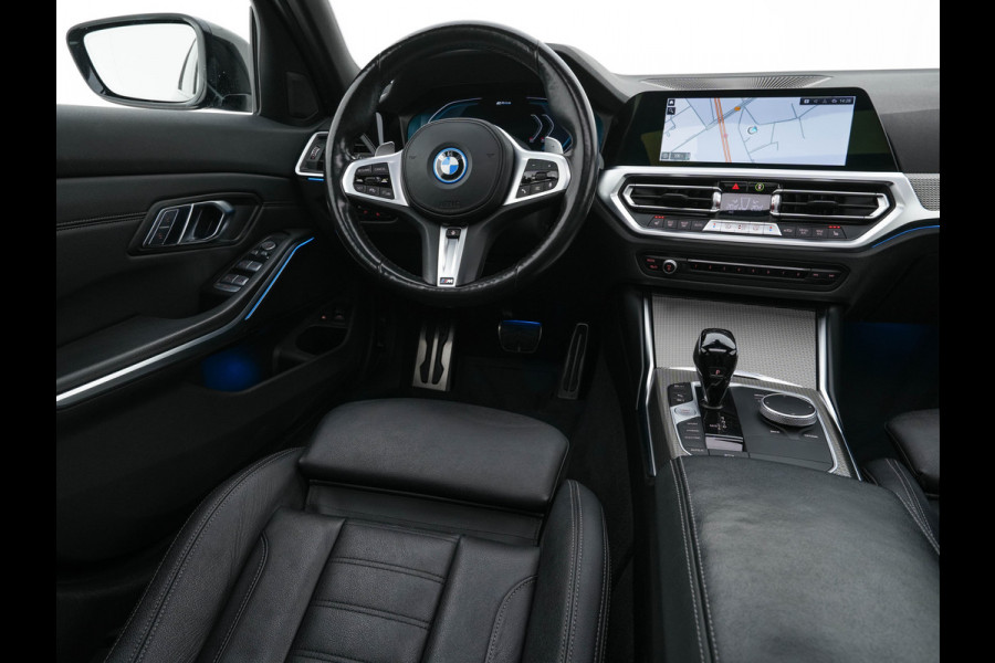 BMW 3 Serie Touring 330e Business Edition Plus M-Sportpack (INCL-BTW) *PANO | VERNASCA-FULL-LEATHER | HEAD-UP | FULL-LED | DIGI-COCKPIT | NAVI-FULLMAP | HEATED-SPORTSEATS | HIFI-SOUND | CAMERA | AMBIENT-LIGHT | TOWBAR | 19''ALU*