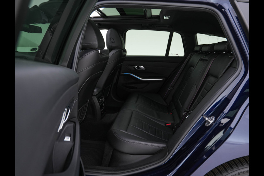 BMW 3 Serie Touring 330e Business Edition Plus M-Sportpack (INCL-BTW) *PANO | VERNASCA-FULL-LEATHER | HEAD-UP | FULL-LED | DIGI-COCKPIT | NAVI-FULLMAP | HEATED-SPORTSEATS | HIFI-SOUND | CAMERA | AMBIENT-LIGHT | TOWBAR | 19''ALU*