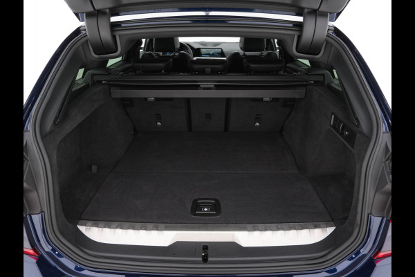BMW 3 Serie Touring 330e Business Edition Plus M-Sportpack (INCL-BTW) *PANO | VERNASCA-FULL-LEATHER | HEAD-UP | FULL-LED | DIGI-COCKPIT | NAVI-FULLMAP | HEATED-SPORTSEATS | HIFI-SOUND | CAMERA | AMBIENT-LIGHT | TOWBAR | 19''ALU*