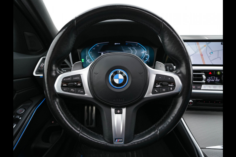 BMW 3 Serie Touring 330e Business Edition Plus M-Sportpack (INCL-BTW) *PANO | VERNASCA-FULL-LEATHER | HEAD-UP | FULL-LED | DIGI-COCKPIT | NAVI-FULLMAP | HEATED-SPORTSEATS | HIFI-SOUND | CAMERA | AMBIENT-LIGHT | TOWBAR | 19''ALU*