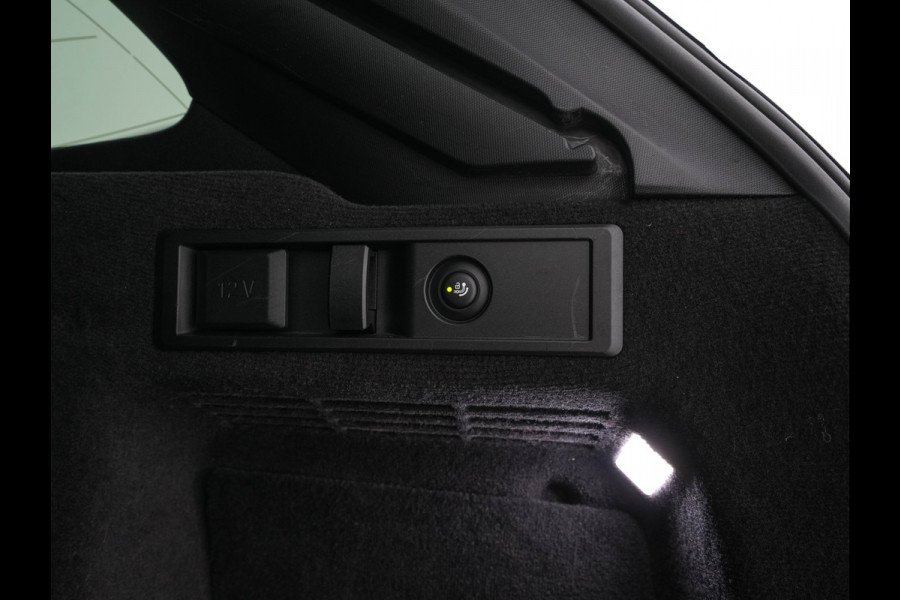BMW 3 Serie Touring 330e Business Edition Plus M-Sportpack (INCL-BTW) *PANO | VERNASCA-FULL-LEATHER | HEAD-UP | FULL-LED | DIGI-COCKPIT | NAVI-FULLMAP | HEATED-SPORTSEATS | HIFI-SOUND | CAMERA | AMBIENT-LIGHT | TOWBAR | 19''ALU*