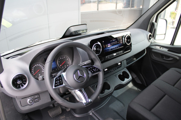 Mercedes-Benz Sprinter 317CDI L2H2 Pro - 2x Schuifdeur - LED - Mbux 10 - 3.5t Trekhaak - Betimmering - Camera - Carplay - Bind spot - Cruise - Smartpho