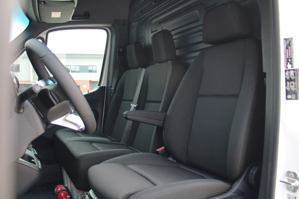 Mercedes-Benz Sprinter 317CDI L2H2 Pro - 2x Schuifdeur - LED - Mbux 10 - 3.5t Trekhaak - Betimmering - Camera - Carplay - Bind spot - Cruise - Smartpho