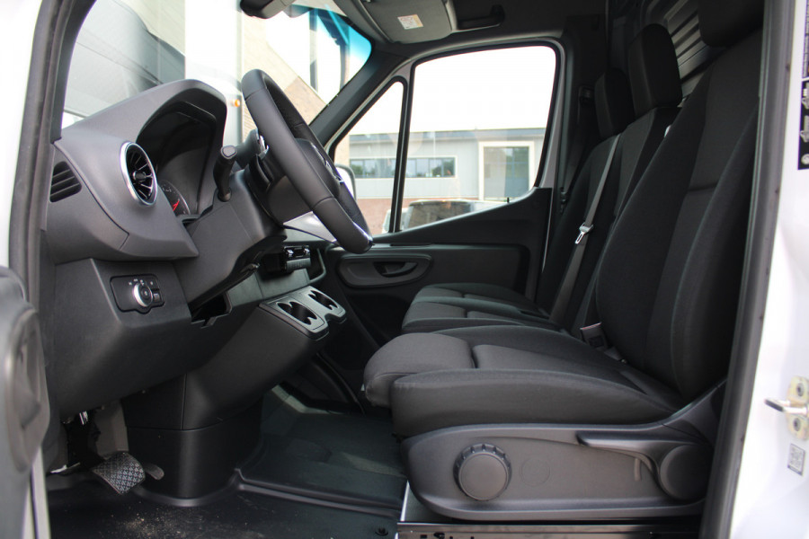 Mercedes-Benz Sprinter 317CDI L2H2 Pro - 2x Schuifdeur - LED - Mbux 10 - 3.5t Trekhaak - Betimmering - Camera - Carplay - Bind spot - Cruise - Smartpho