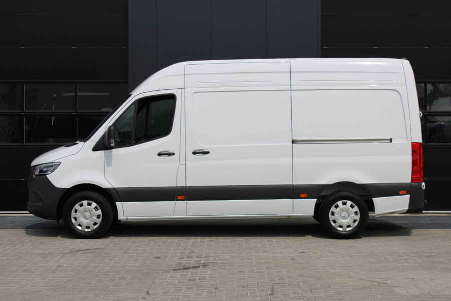 Mercedes-Benz Sprinter 317CDI L2H2 Pro - 2x Schuifdeur - LED - Mbux 10 - 3.5t Trekhaak - Betimmering - Camera - Carplay - Bind spot - Cruise - Smartpho