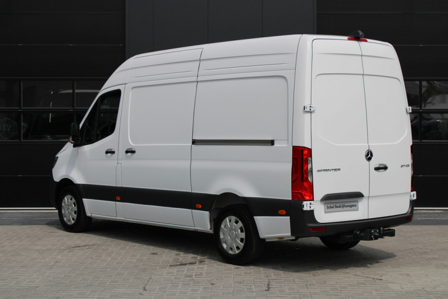 Mercedes-Benz Sprinter 317CDI L2H2 Pro - 2x Schuifdeur - LED - Mbux 10 - 3.5t Trekhaak - Betimmering - Camera - Carplay - Bind spot - Cruise - Smartpho