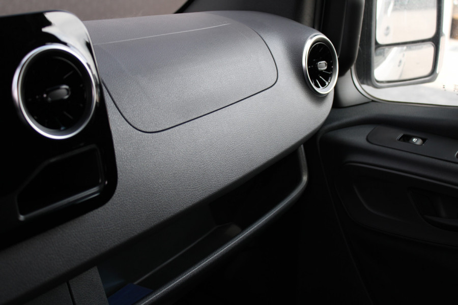Mercedes-Benz Sprinter 317CDI L2H2 Pro - 2x Schuifdeur - LED - Mbux 10 - 3.5t Trekhaak - Betimmering - Camera - Carplay - Bind spot - Cruise - Smartpho