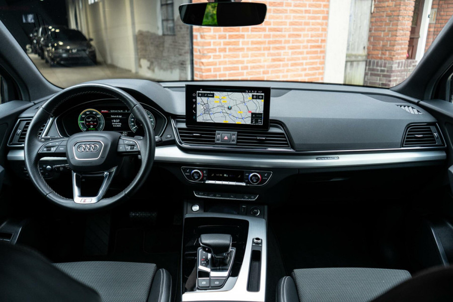 Audi Q5 50 TFSI e S-Line Camera / HUD / Luchtvering