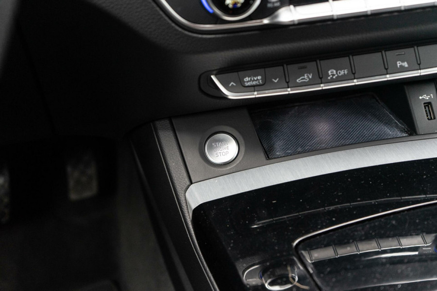 Audi Q5 50 TFSI e S-Line Camera / HUD / Luchtvering