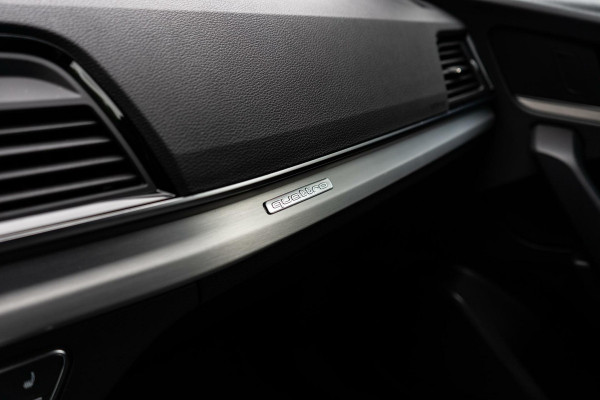 Audi Q5 50 TFSI e S-Line Camera / HUD / Luchtvering