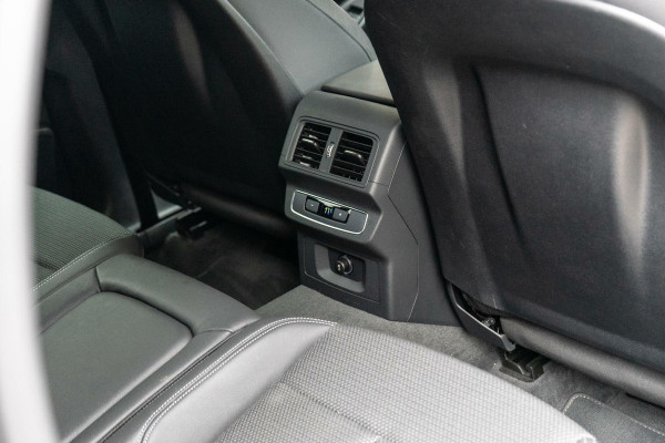 Audi Q5 50 TFSI e S-Line Camera / HUD / Luchtvering
