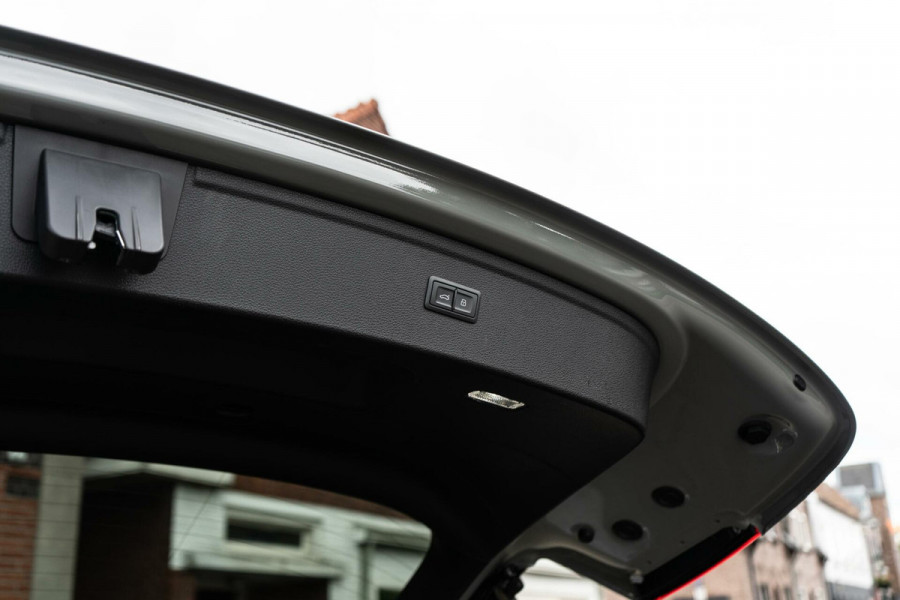 Audi Q5 50 TFSI e S-Line Camera / HUD / Luchtvering