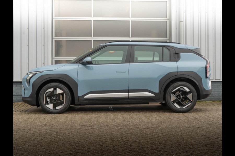 Kia EV3 Air 58.3 kWh | OP VOORRAAD | DIRECT LEVERBAAR | Airco | Parkeersensoren voor en achter |