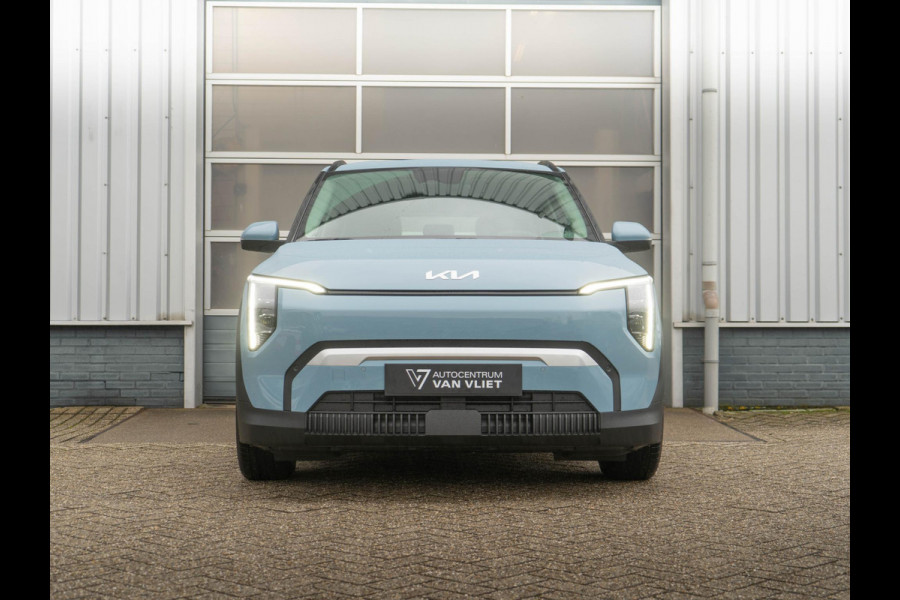 Kia EV3 Air 58.3 kWh | OP VOORRAAD | DIRECT LEVERBAAR | Airco | Parkeersensoren voor en achter |