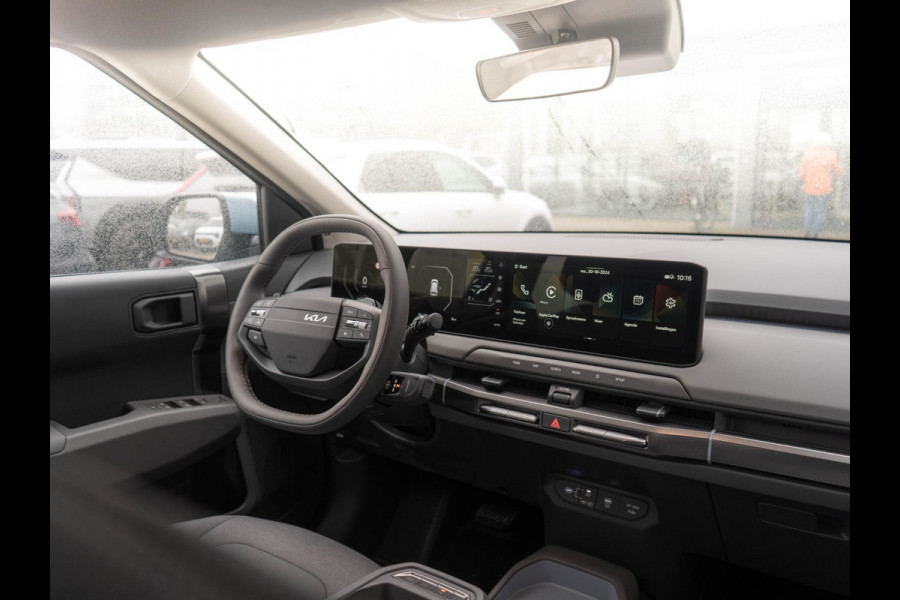 Kia EV3 Air 58.3 kWh | OP VOORRAAD | DIRECT LEVERBAAR | Airco | Parkeersensoren voor en achter |