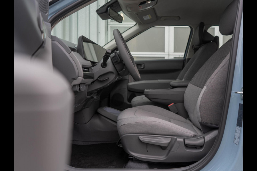Kia EV3 Air 58.3 kWh | OP VOORRAAD | DIRECT LEVERBAAR | Airco | Parkeersensoren voor en achter |