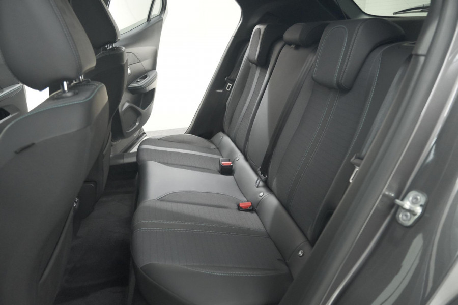 Peugeot 2008 PureTech 130 EAT8 Allure Pack | Camera | Navigatie | Parkeersensoren | Apple Carplay