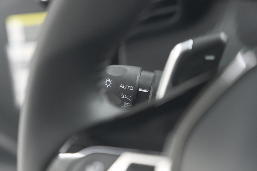 Peugeot 2008 PureTech 130 EAT8 Allure Pack | Camera | Navigatie | Parkeersensoren | Apple Carplay