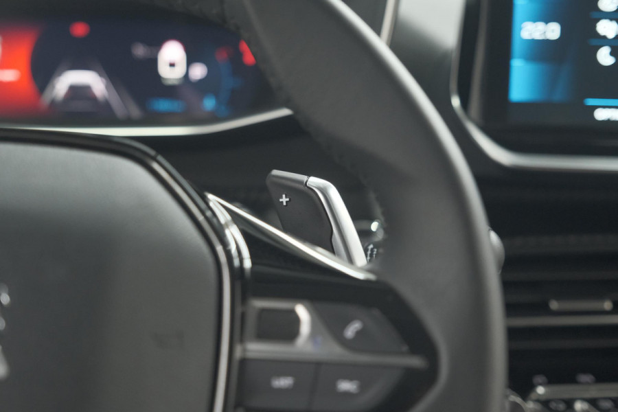 Peugeot 2008 PureTech 130 EAT8 Allure Pack | Camera | Navigatie | Parkeersensoren | Apple Carplay