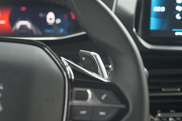 Peugeot 2008 PureTech 130 EAT8 Allure Pack | Camera | Navigatie | Parkeersensoren | Apple Carplay