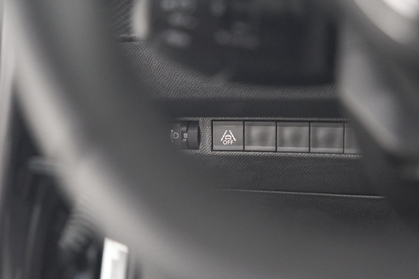 Peugeot 2008 PureTech 130 EAT8 Allure Pack | Camera | Navigatie | Parkeersensoren | Apple Carplay