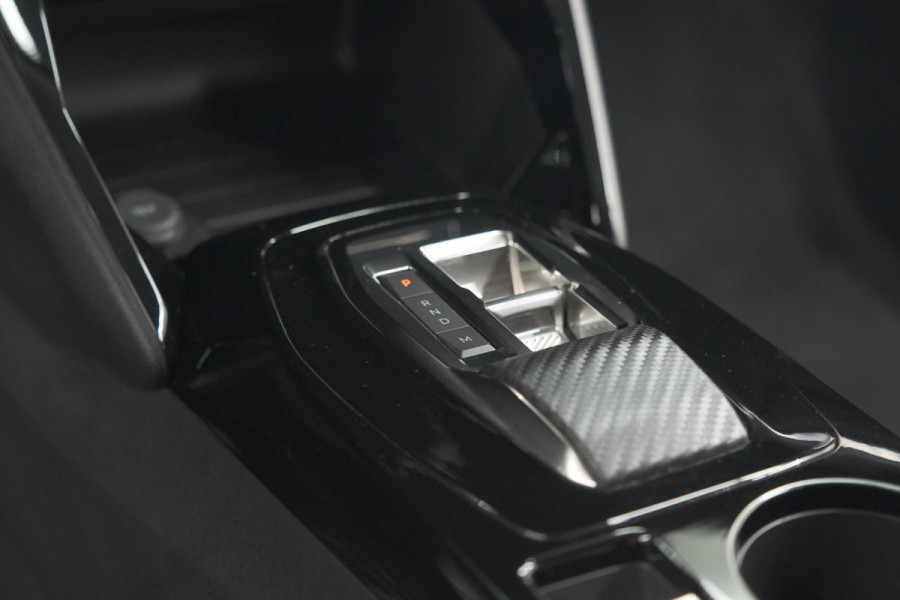 Peugeot 2008 PureTech 130 EAT8 Allure Pack | Camera | Navigatie | Parkeersensoren | Apple Carplay
