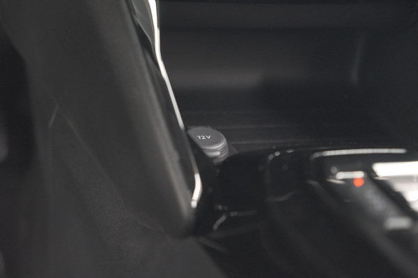 Peugeot 2008 PureTech 130 EAT8 Allure Pack | Camera | Navigatie | Parkeersensoren | Apple Carplay