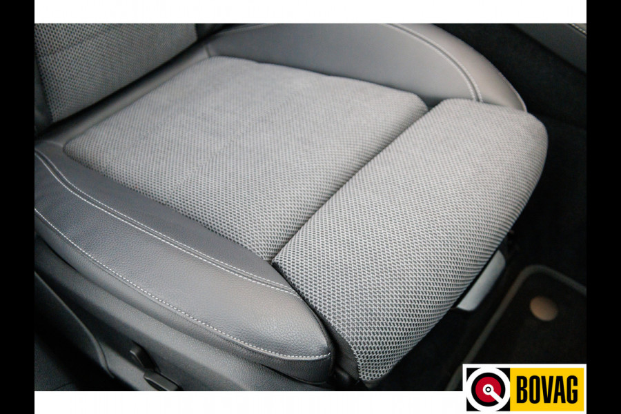 Mercedes-Benz E-Klasse 300 e 4MATIC AMG Line | Pano | Burmester | 360 Camera | Widescreen Apple carplay / Android auto, Sfeerverlichting