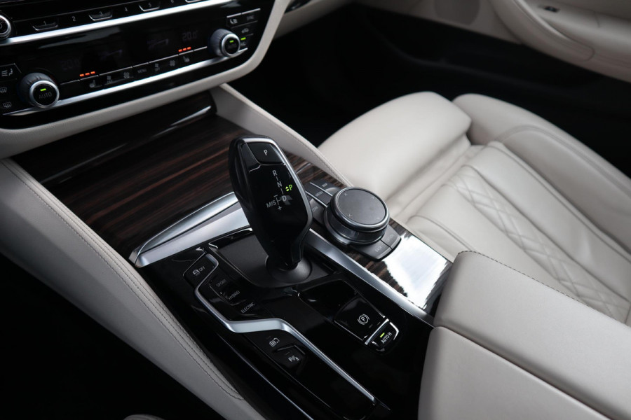 BMW 5 Serie 530e M-Sport High Executive | Comfortleder + Memory | Schuifdak | Elektr. Trekhaak