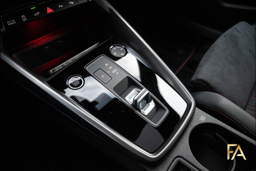 Audi A3 Sportback 45 TFSI e S edition Competition Panodak|RS Seats|MatrixLED|B&O