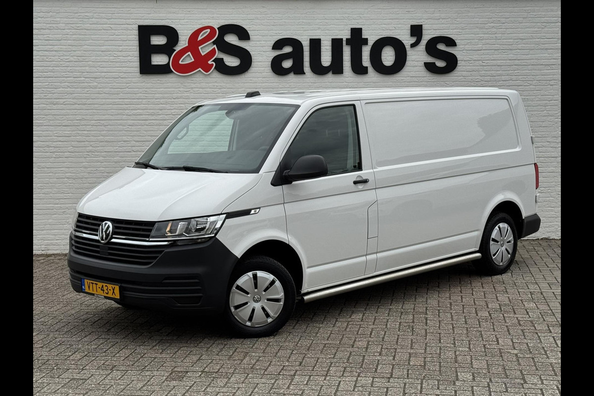 Volkswagen Transporter 2.0 TDI L2H1 28 Comfortline Navigatie Trekhaak Carplay Cruise Airco Lat om lat 4 Seizoenen banden Volkswagen Transporter 2.0 TDI L2H1 28 Comfortline Navigatie Trekhaak Carplay Cruise Airco Lat om lat 4 Seizoenen banden
