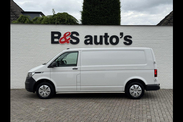 Volkswagen Transporter 2.0 TDI L2H1 28 Comfortline Navigatie Trekhaak Carplay Cruise Airco Lat om lat 4 Seizoenen banden