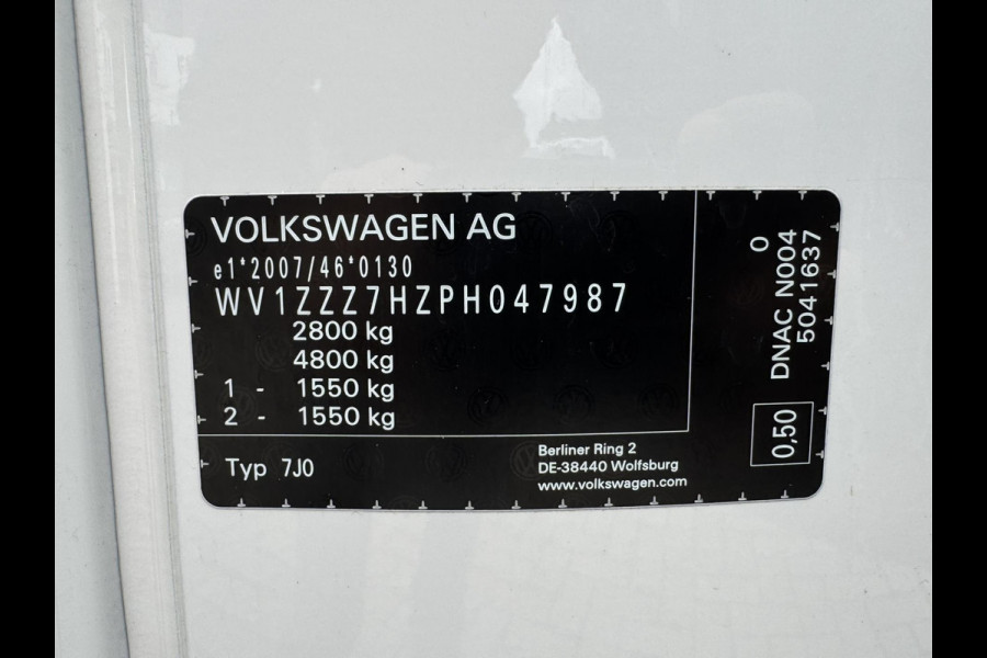 Volkswagen Transporter 2.0 TDI L2H1 28 Comfortline Navigatie Trekhaak Carplay Cruise Airco Lat om lat 4 Seizoenen banden