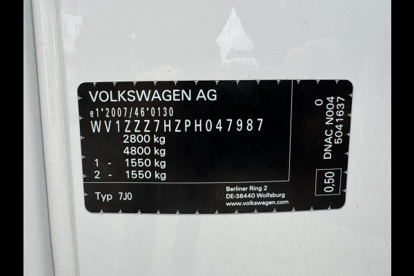Volkswagen Transporter 2.0 TDI L2H1 28 Comfortline Navigatie Trekhaak Carplay Cruise Airco Lat om lat 4 Seizoenen banden