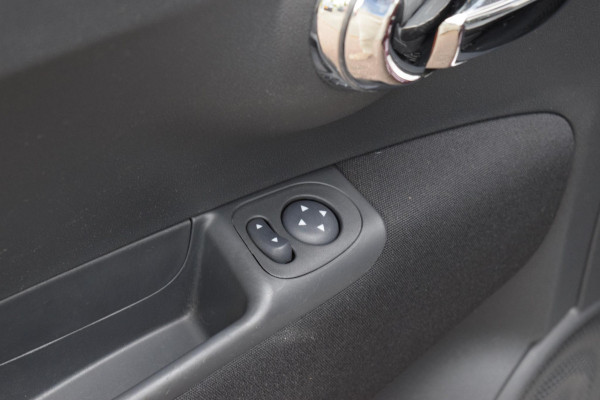 Fiat 500 80pk Lounge|16"|Open dak|PDC|Nav|Clima
