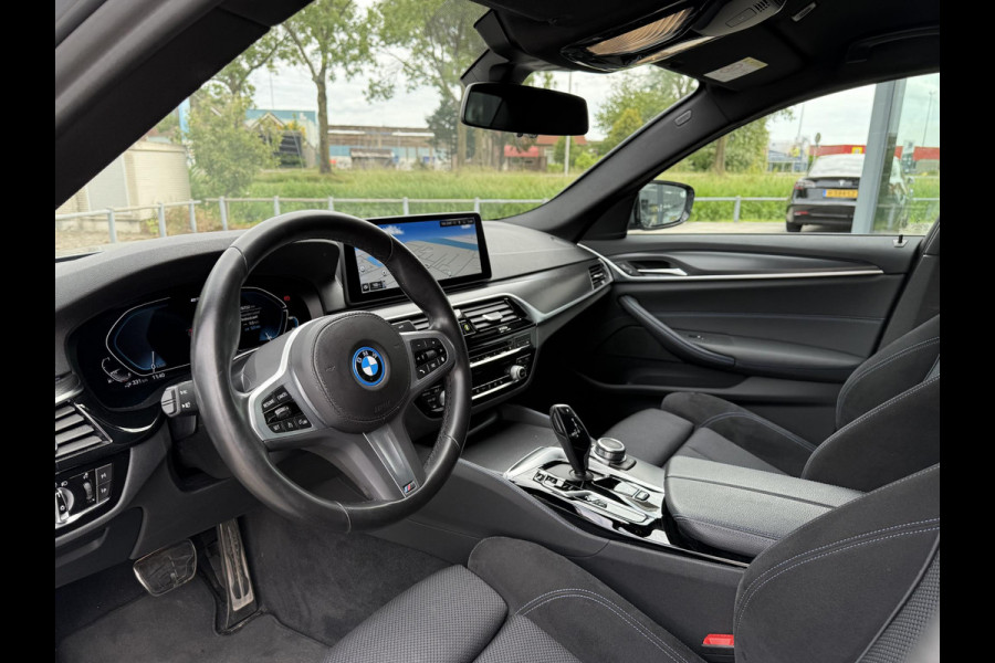 BMW 5 Serie 520e Aut. Hybrid M-Sport | Navi | BMW Laser Led | Alcantara Interieur |