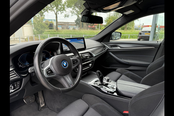 BMW 5 Serie 520e Aut. Hybrid M-Sport | Navi | BMW Laser Led | Alcantara Interieur |