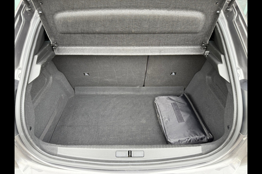 Peugeot 208 1.2 Turbo GT - Navi - Climate - Parkeerhulp - Org.NL