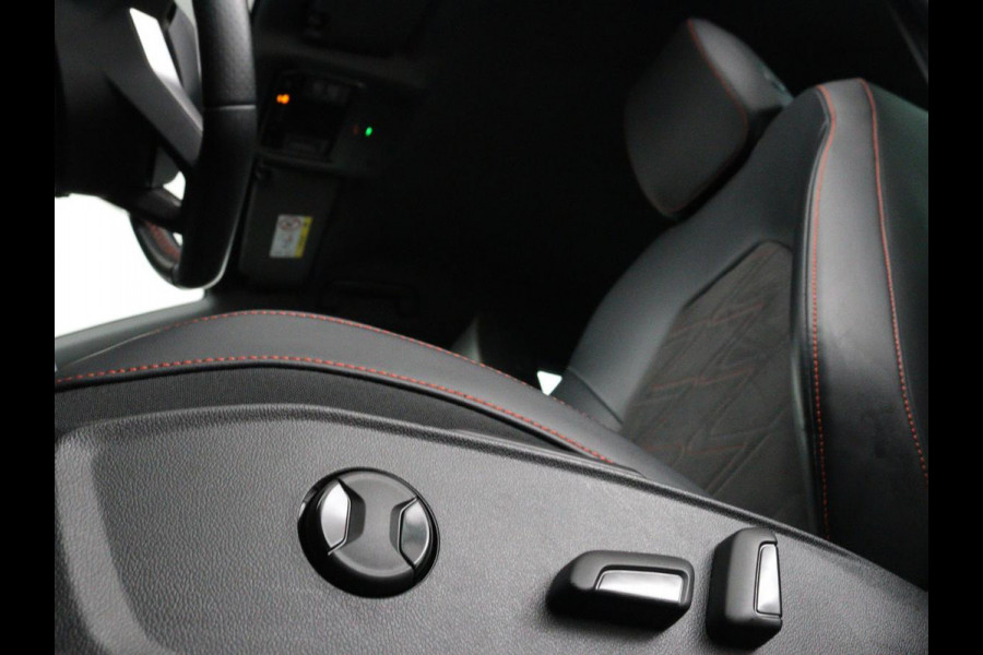 Seat Leon 1.4 eHybrid PHEV FR | Stoel & stuurverwarming | Camera | Adaptive cruise | Carplay | Keyless | Sfeerverlichting | Memory | Half leder | Navigatie | Full LED