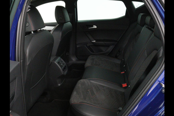 Seat Leon 1.4 eHybrid PHEV FR | Stoel & stuurverwarming | Camera | Adaptive cruise | Carplay | Keyless | Sfeerverlichting | Memory | Half leder | Navigatie | Full LED