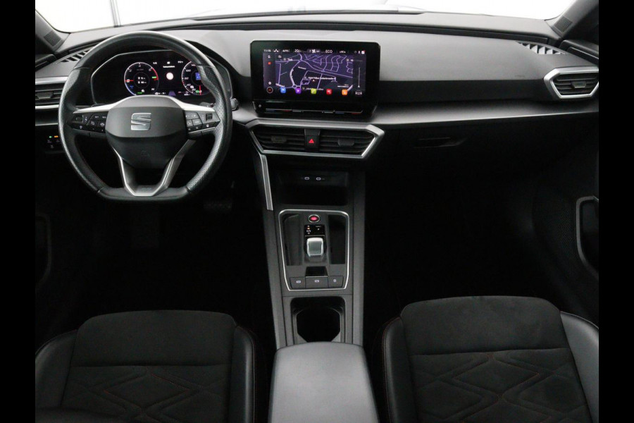 Seat Leon 1.4 eHybrid PHEV FR | Stoel & stuurverwarming | Camera | Adaptive cruise | Carplay | Keyless | Sfeerverlichting | Memory | Half leder | Navigatie | Full LED