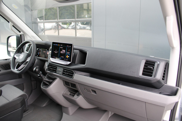 Volkswagen Crafter 30 2.0 TDI L3H3 140pk - Navigatie - DAB - Geveerde Stoel - Camera - Carplay - Rijklaar