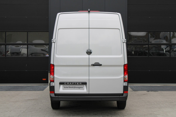 Volkswagen Crafter 30 2.0 TDI L3H3 140pk - Navigatie - DAB - Geveerde Stoel - Camera - Carplay - Rijklaar