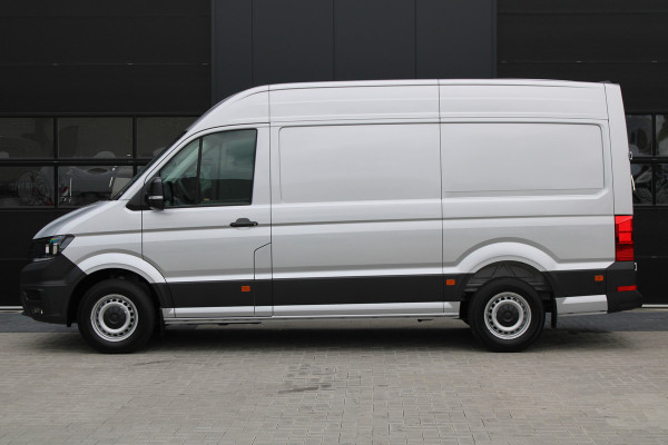 Volkswagen Crafter 30 2.0 TDI L3H3 140pk - Navigatie - DAB - Geveerde Stoel - Camera - Carplay - Rijklaar