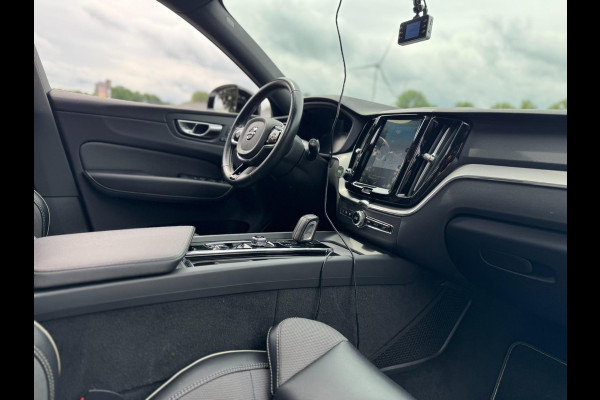 Volvo XC60 2.0 T8 Twin Engine AWD Inscription Pano Plug in Camera
