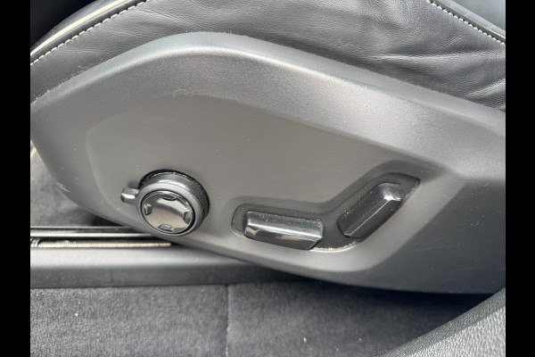 Volvo XC60 2.0 T8 Twin Engine AWD Inscription Pano Plug in Camera